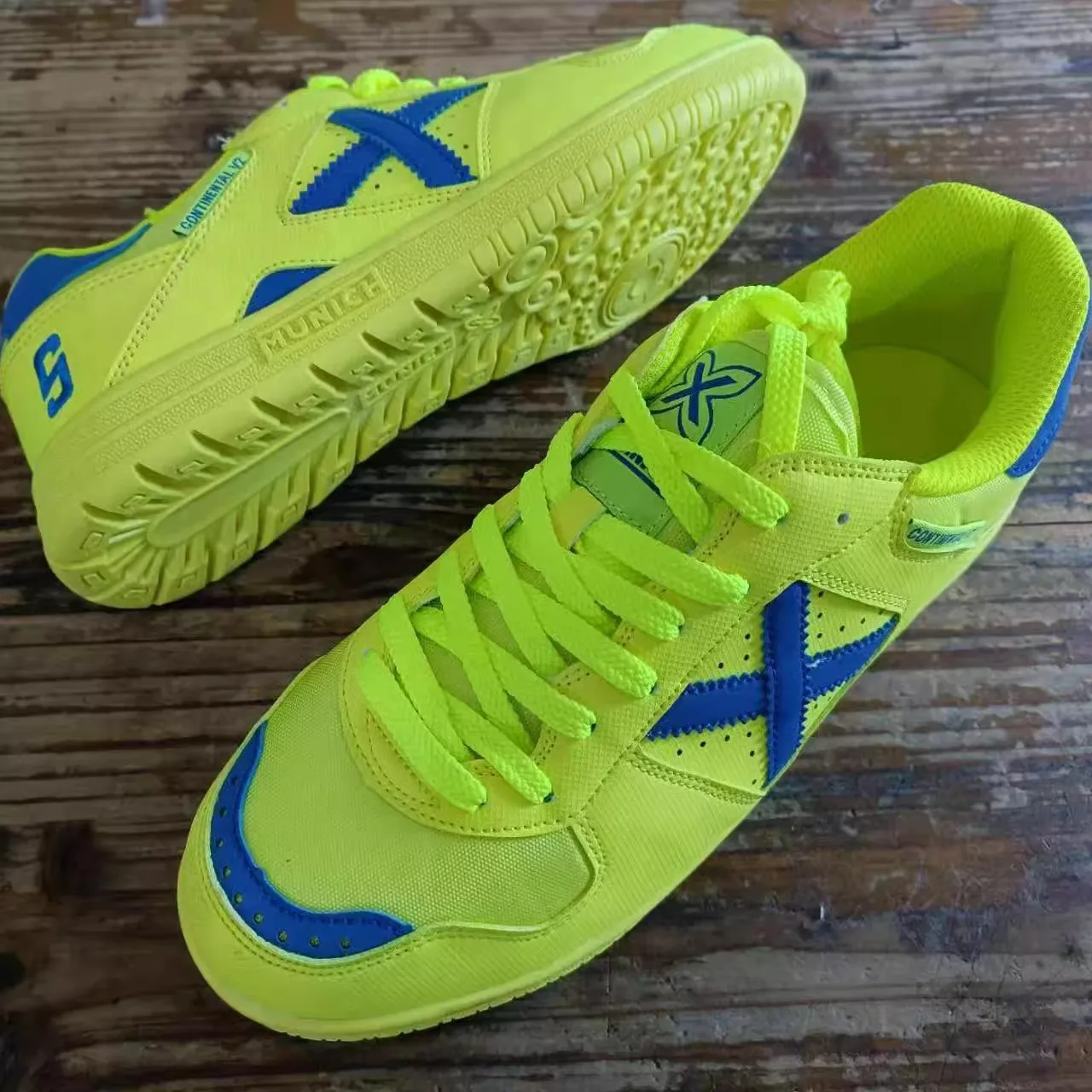 

Luxury Brand Men's Soccer Shoes Men's Sneakers Game Training Shoes Soccer Shoes