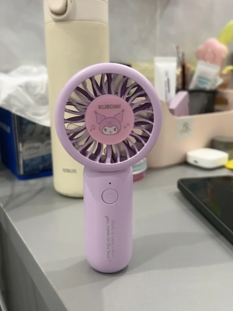 Miniso Turbocompresso Mini Turbo Palmare Piccolo Ventilatore Usb Silenzioso Studente da Ufficio Kuromi Melody Cinnamoroll Regalo di Compleanno