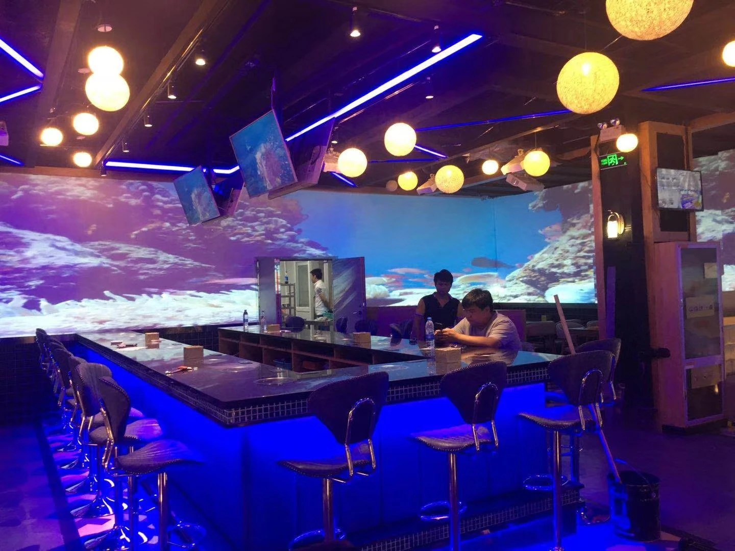 Immersive Restaurant Projection Wall Interactive Projection Software Interactive Display Projection