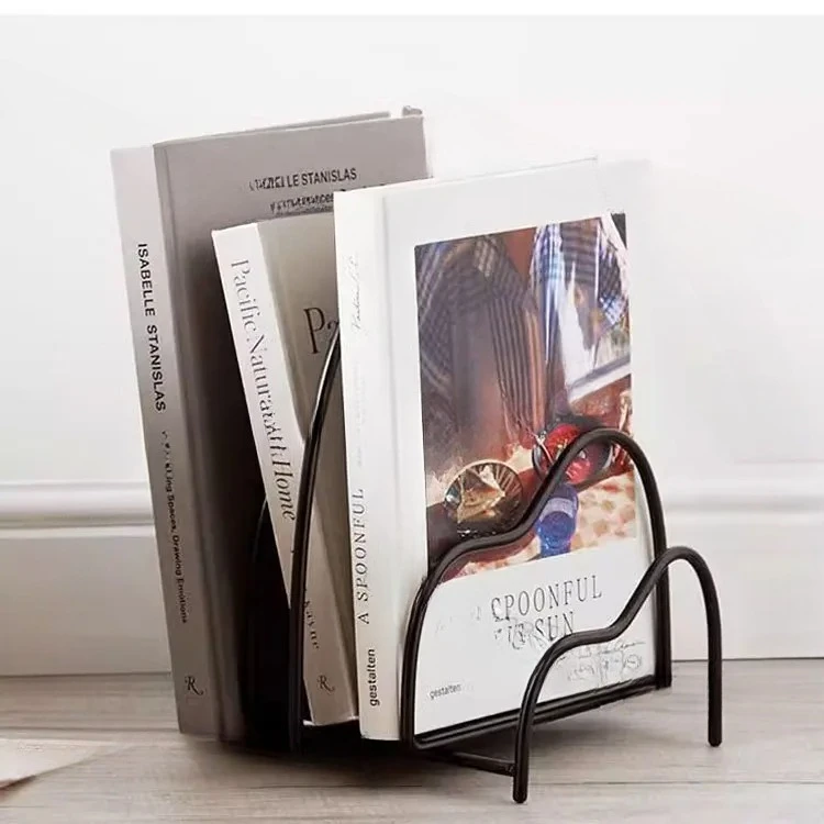 Simple modern wrought iron magazine storage rack, desktop bookshelf, movable household model room, creative shelf