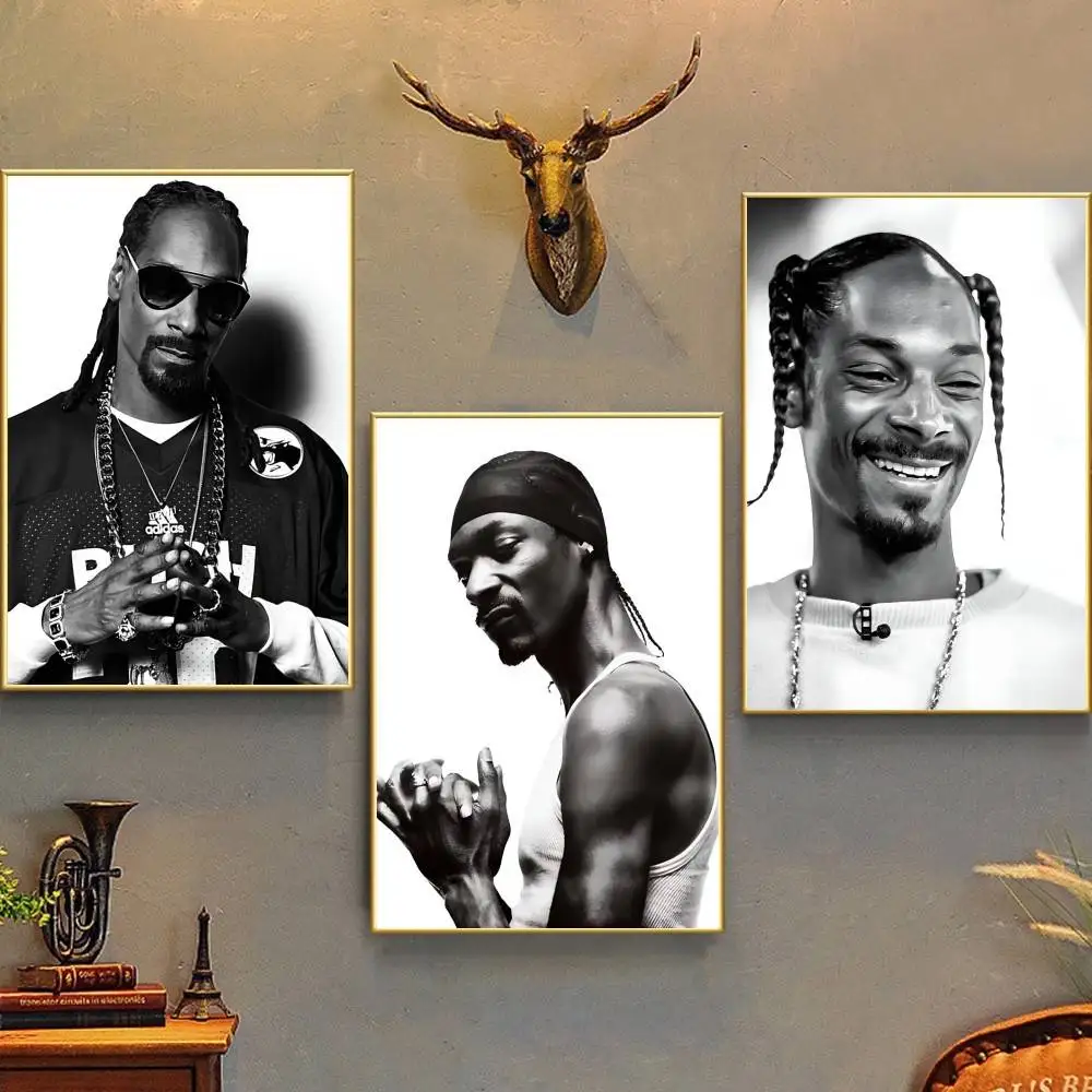Rappers-Snoop D-Dogg  Poster Self-adhesive Art Waterproof Paper Sticker Coffee House Bar Room Wall Decor