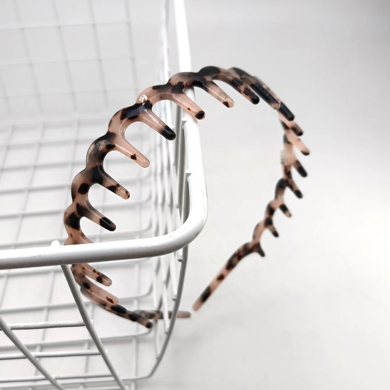 Wellen-Stirnbänder für Frauen, einfarbig, gezahnt, rutschfeste Haarbänder, Mädchen-Gesichtswäsche, Sport-Haarbänder, Haar-Accessoires – Detail 6