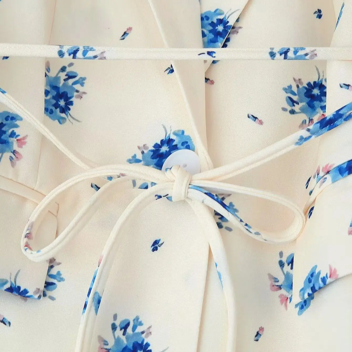 2025 Spring Autumn Lacing Up Bow Sashes Beige Floral Print Blazer Boyfriend Vintage Women Front Pockets Loose Suit Fashion Coat