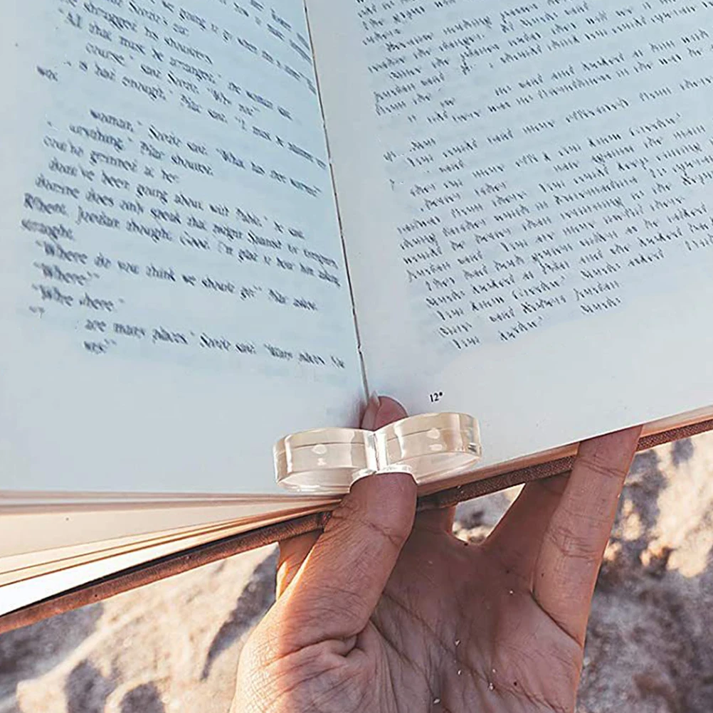 

4Pcs Transparent Acrylic Heart Thumb Bookmarks Reading Page Holder Book Openers for Textbooks Novels Magazines