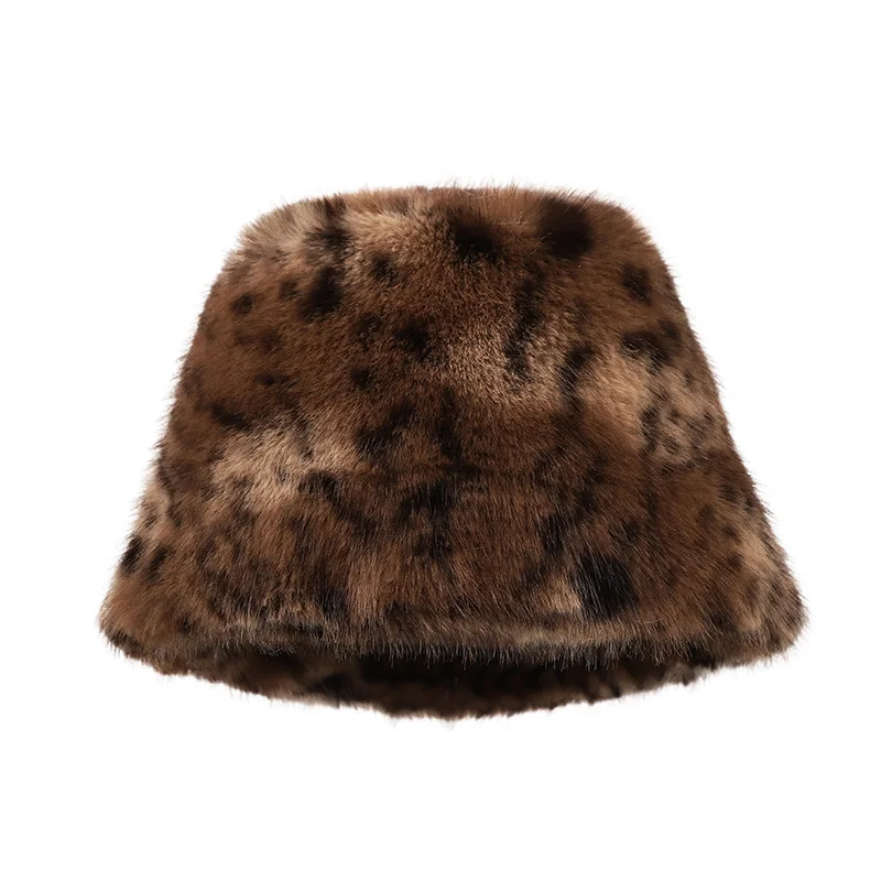 Winter leopard print fisherman hat for women, plush hat, warm and stylish, makes the face look smaller
