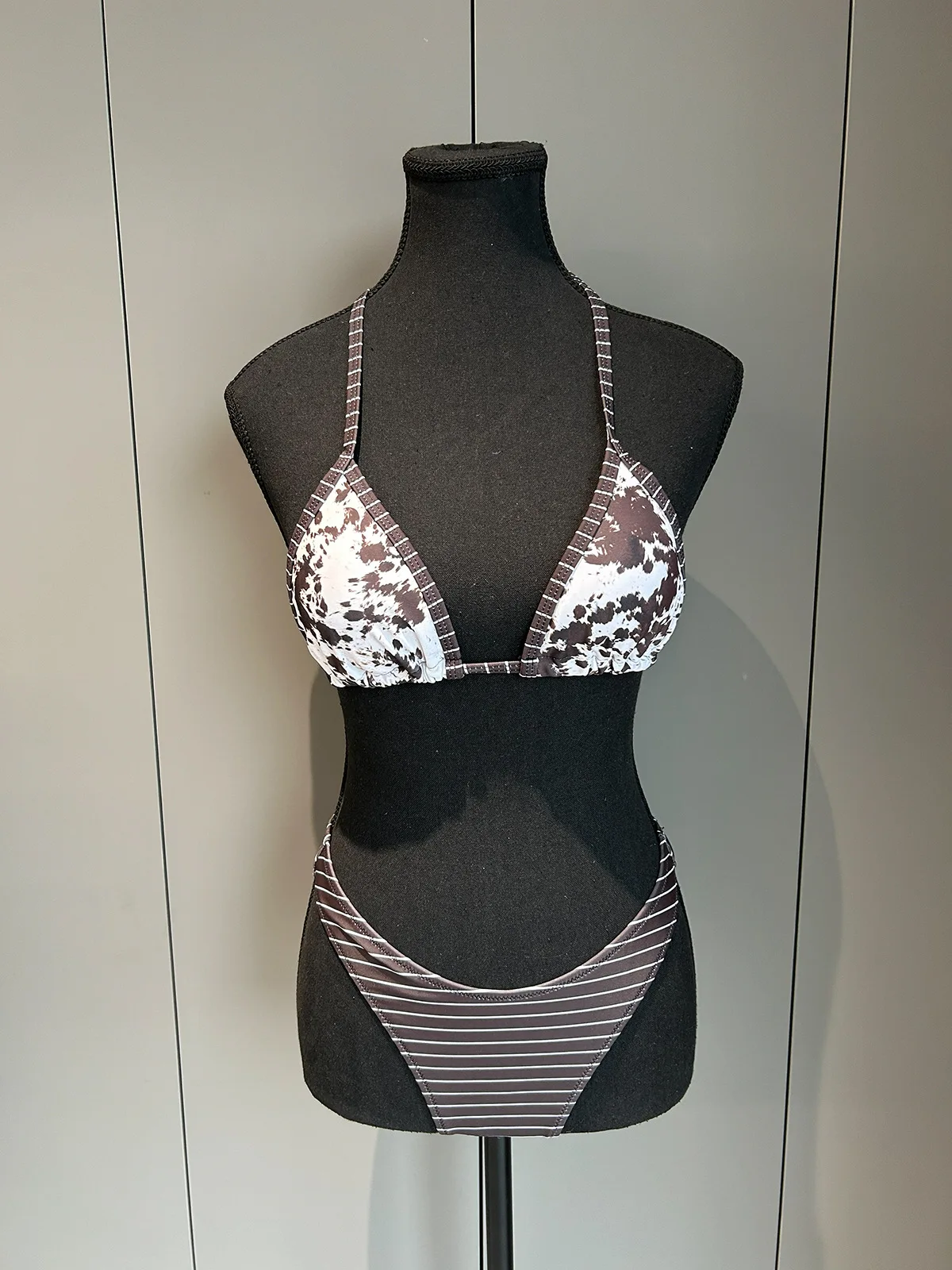 

2026 Сексуальный женский купальник, полосатый комплект бикини пуш-ап, пляжный костюм, стринги, пляжная одежда