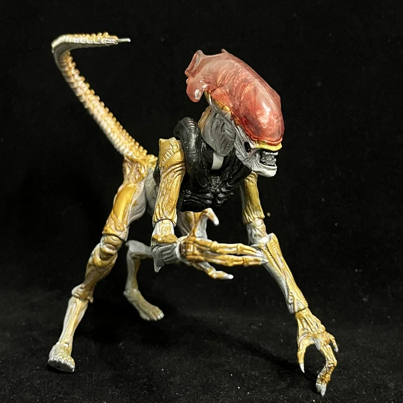

New Neca Night Cougar Alien Action Figure 7 Inch Articulated Joints With Magnetic Kamikaze Parasite Boxed Gift For Adults Fans