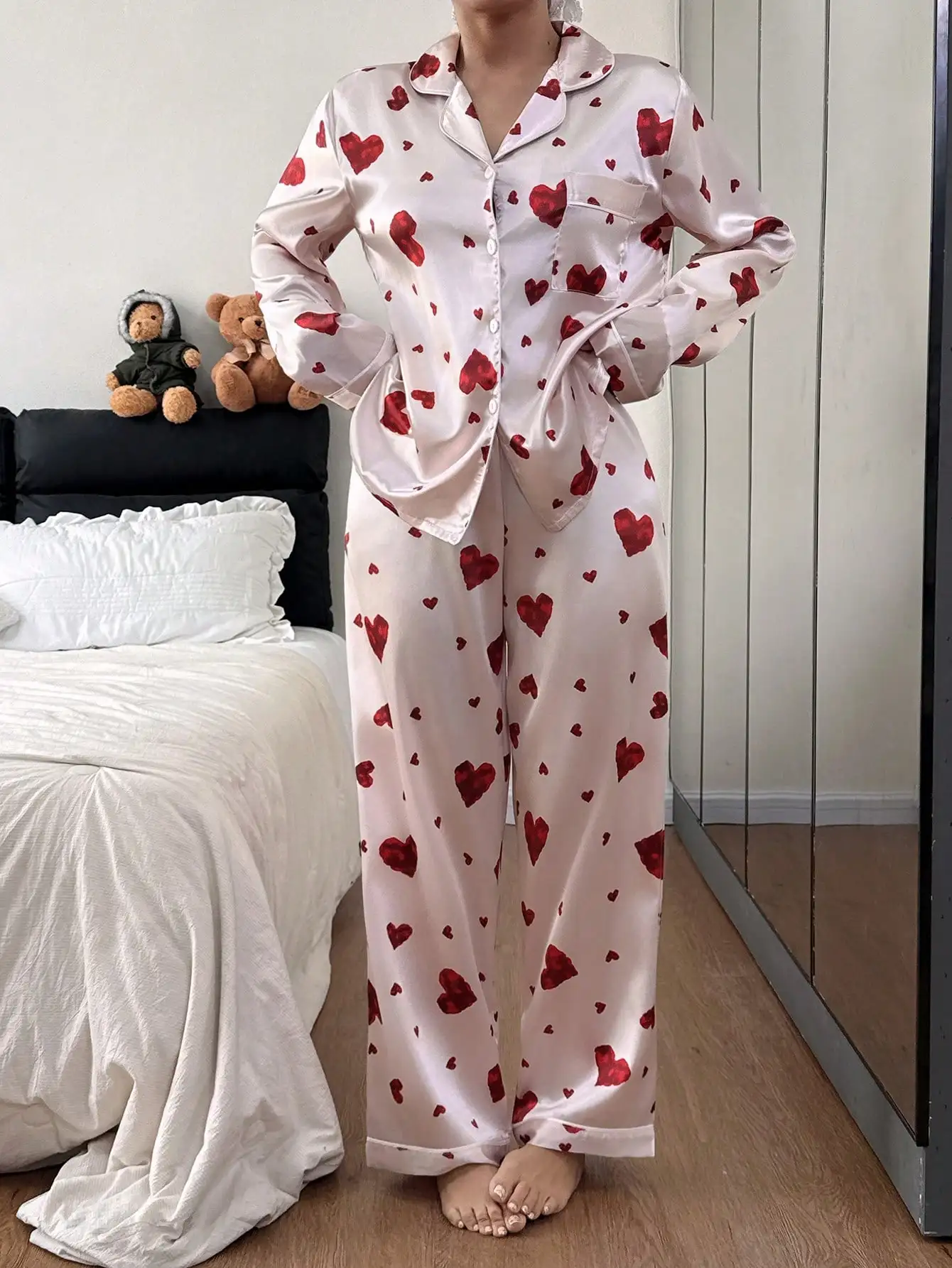 

2-Piece Heart Print Faux Silk Pajama Set with Lapel Collar and Long Sleeves