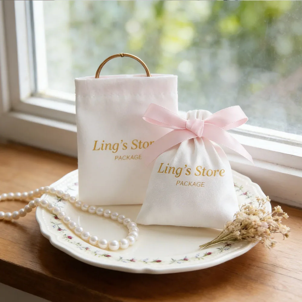 

100 шт. персонализированных подарочных пакетов из белого бархата с бантом для детского праздника, подарков в класс, хранения мелочей, конфет