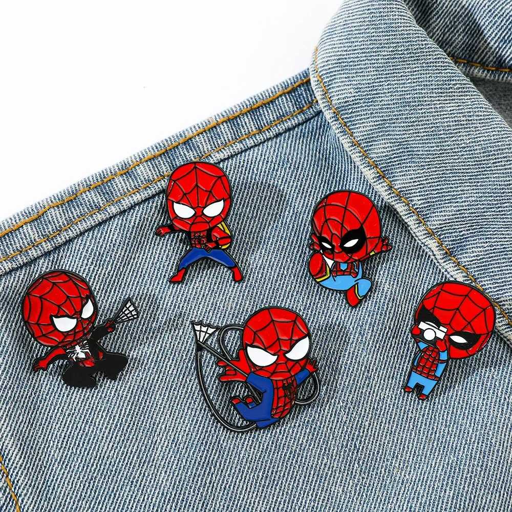 2025 Hot Spiderman Brooches Western Cartoon Creative Personality Spider-Man Metal Brooch Drop Oil Alloy Pin Accessories