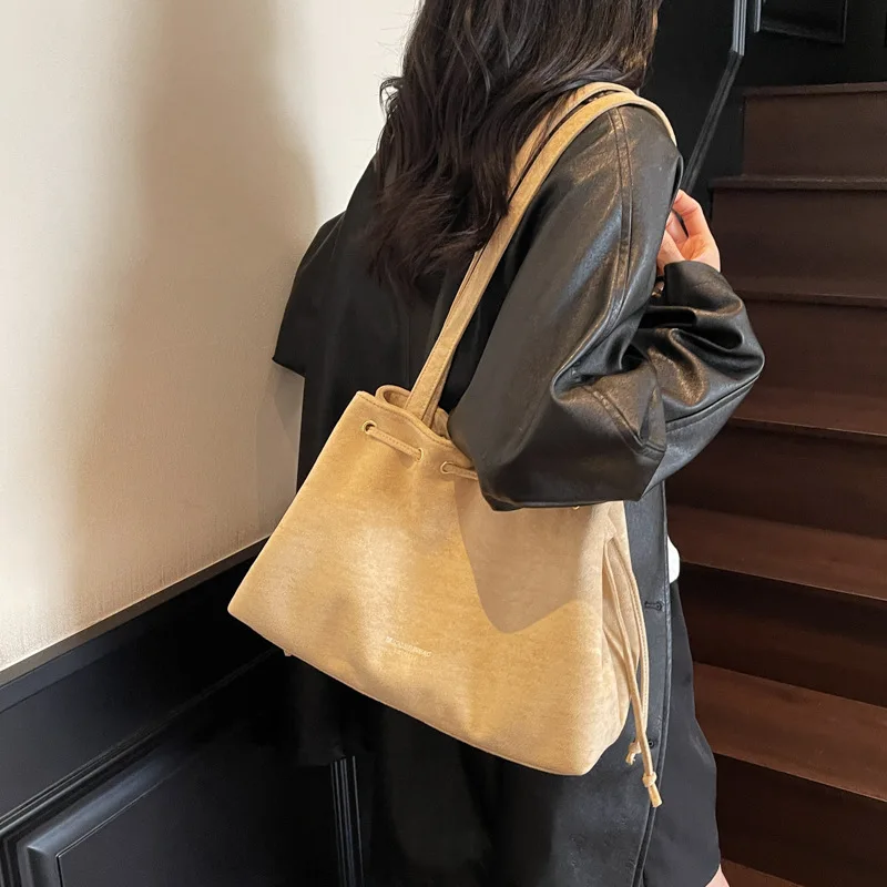 

Ретро замшевая осенняя сумка-тоут на одно плечо большой вместимости, дизайнерская модная сумка-хобо, роскошные женские сумки