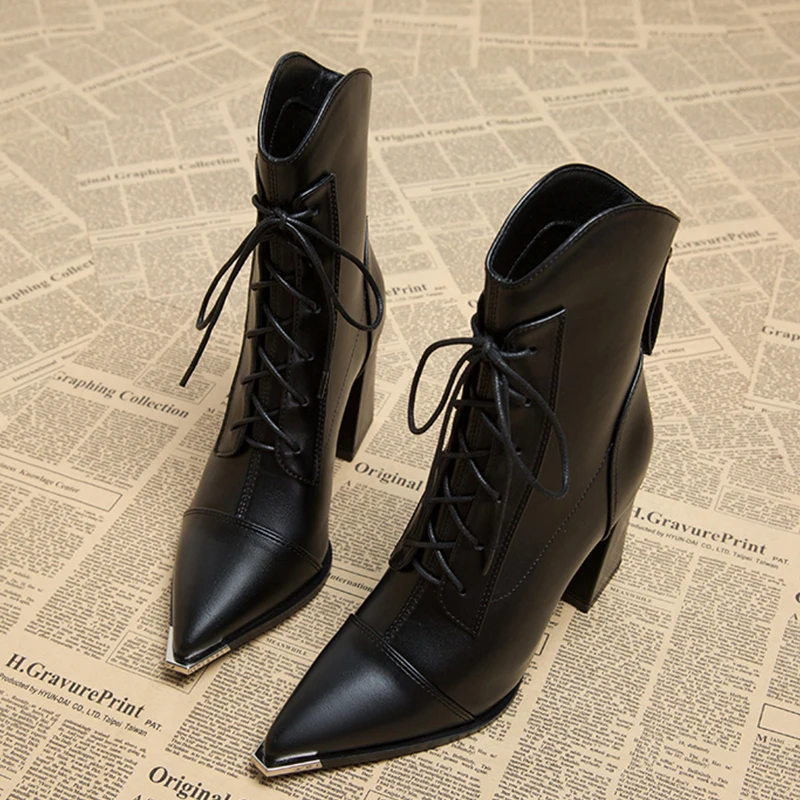 المرأة حذاء من الجلد موضة أشار تو أحذية عالية الكعب للمرأة فستان فاخر أحذية الشتاء 2025 مضخات جديدة Mujer تشيلسي بوتاس