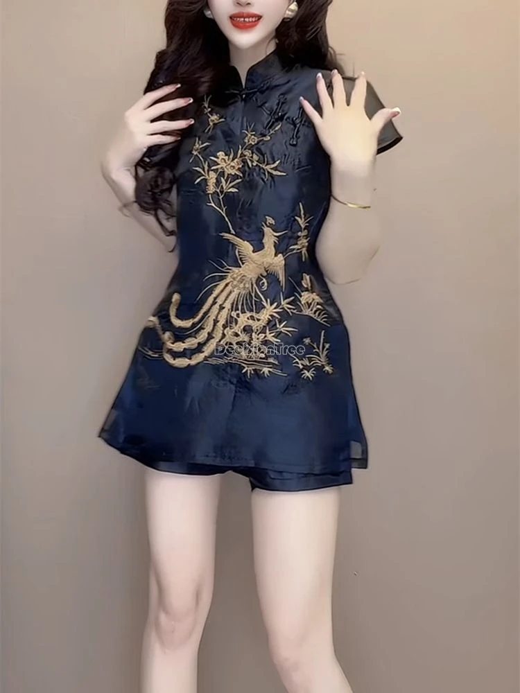 موضة صيف 2025 على الطراز الصيني المطرز بأكمام قصيرة وياقة واقفة شيونغسام شورت علوي مكون من قطعتين طقم بدلة تانغ صينية كلاسيكية