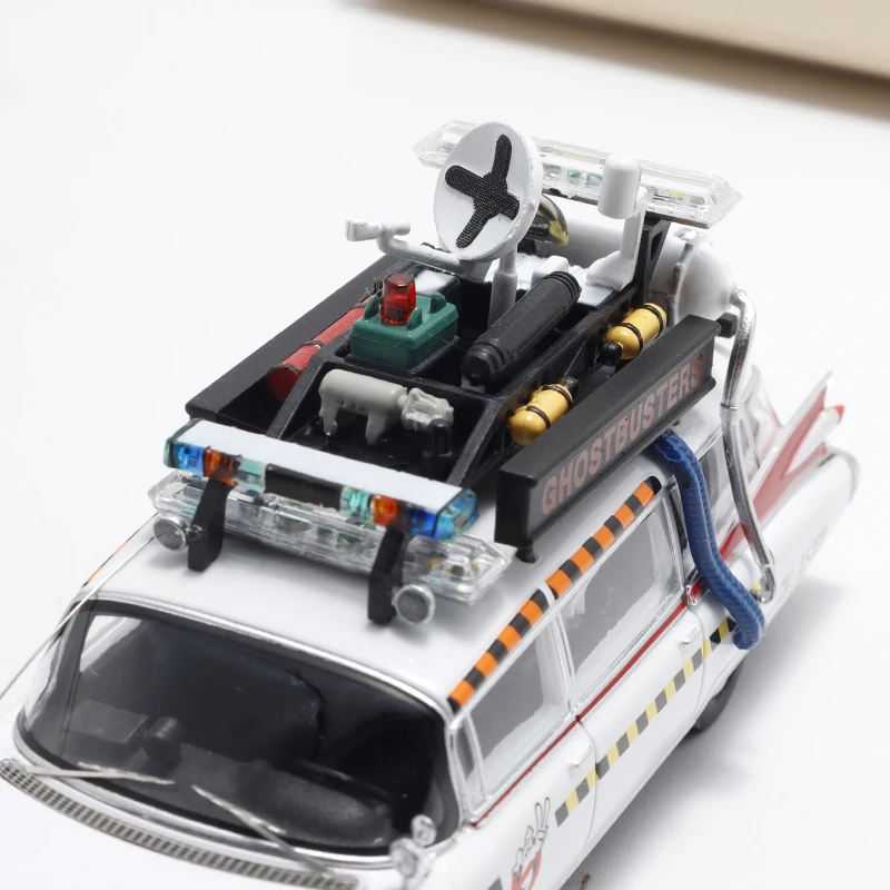 YS 1:64 고스트 버스 터즈 ECTO-1 밀러-유성 합금 자동차 다이캐스트 및 장난감 차량 자동차 모델 어린이를위한 미니어처 스케일 모델 자동차
