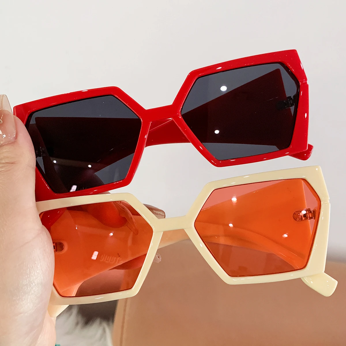 Unisex Hexagon Sunglasses for Man and Women Y2K Fashion Luxury Gradient Color Holiday Accessory Ideal Choice Stylish Glasses for