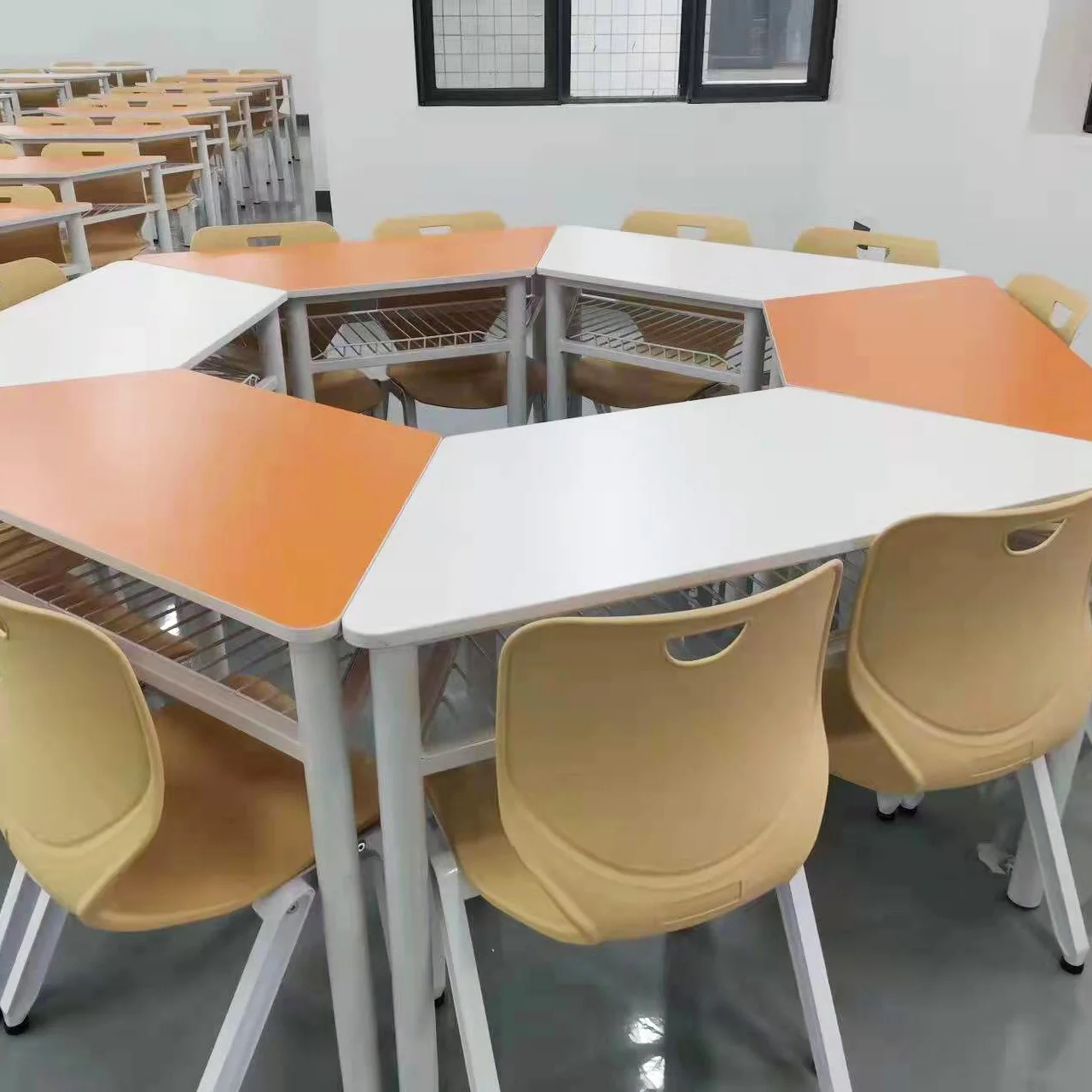 Modern Wood School Furniture Activity Classroom Student Desks and Chairs Set