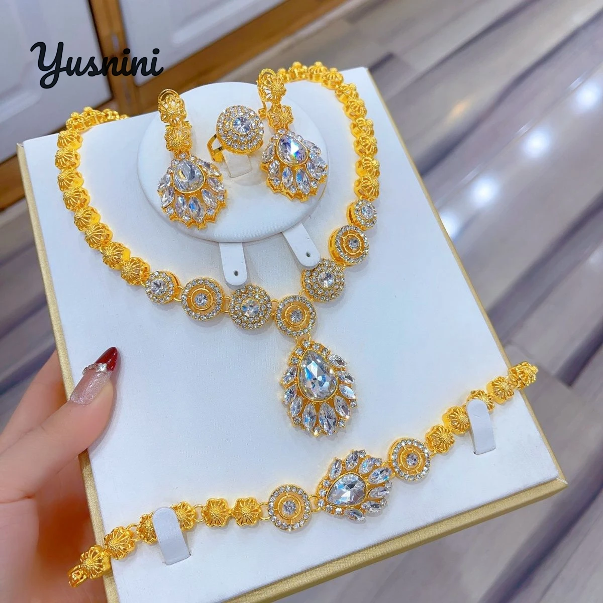 

Fashion New Dubai 24K Gold Plated High end Customized Necklace Earrings Rings Bracelets Wedding Jewelry Set for Lovers DD10779