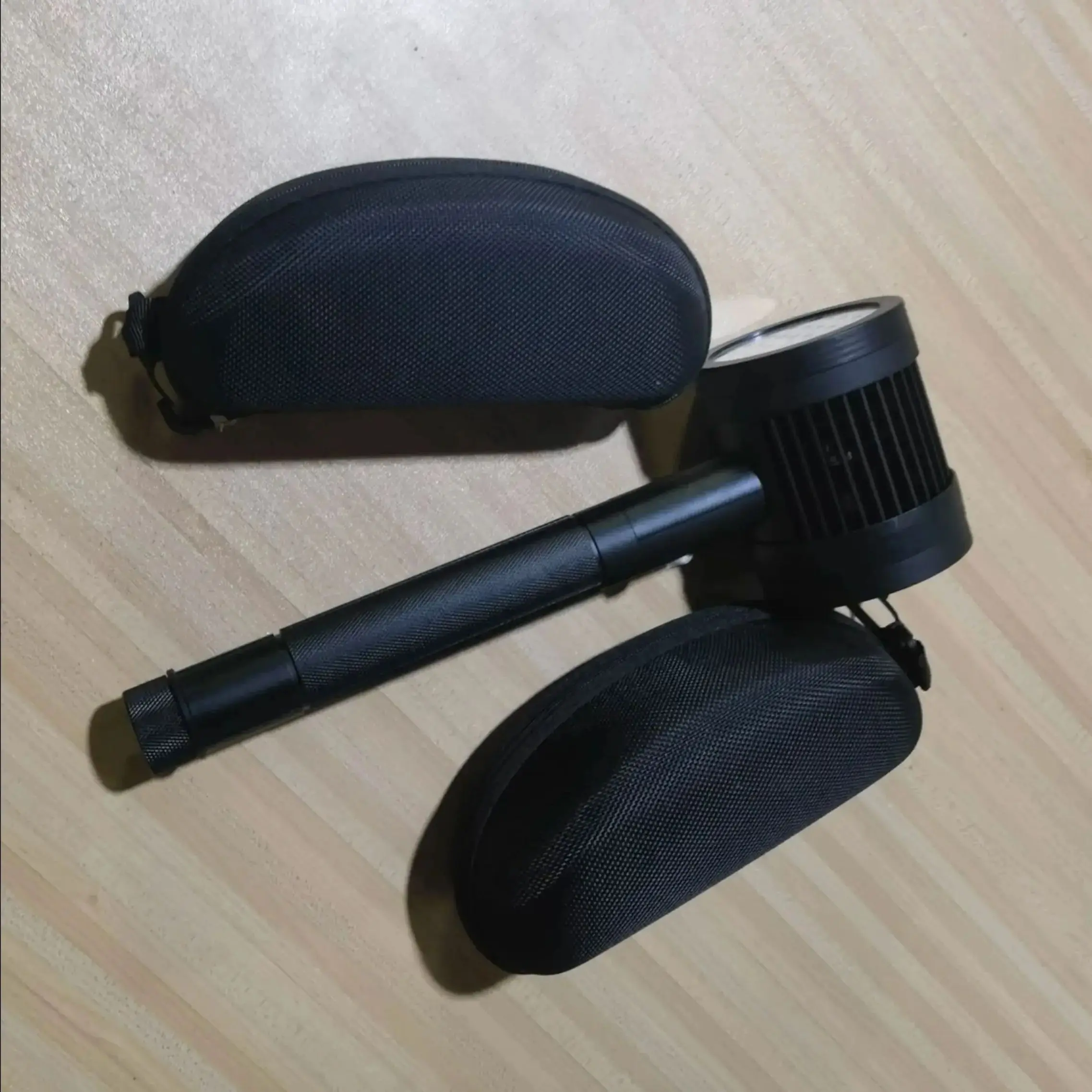 

Лазер для облегчения боли при артрите и суставах, устройство для холодной терапии HLKGO 5 Вт, 25 диодов, 808 нм, 650 нм для жестких коленей, рук