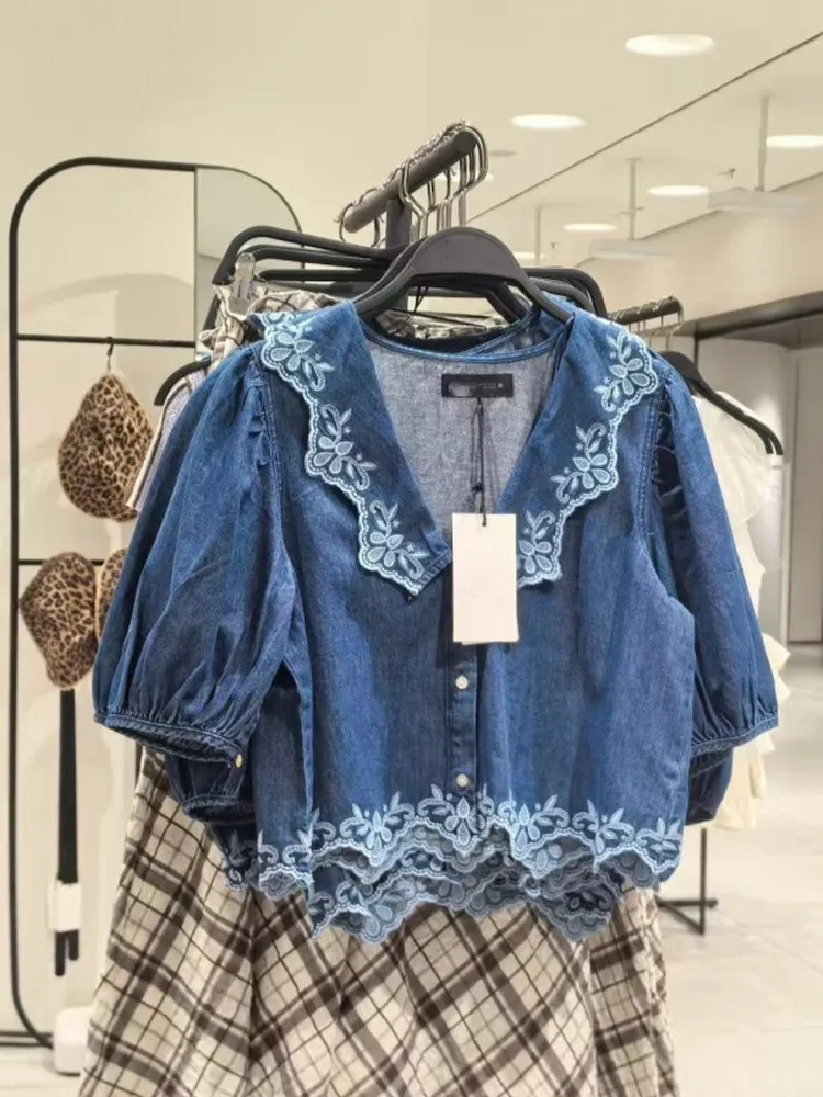 

Retro Style Women's Cotton Shirt Summer 2026 V-Neck Lace Embroidery Bubble Sleeve Denim Top Fashionable Slim Fit Casual Wear