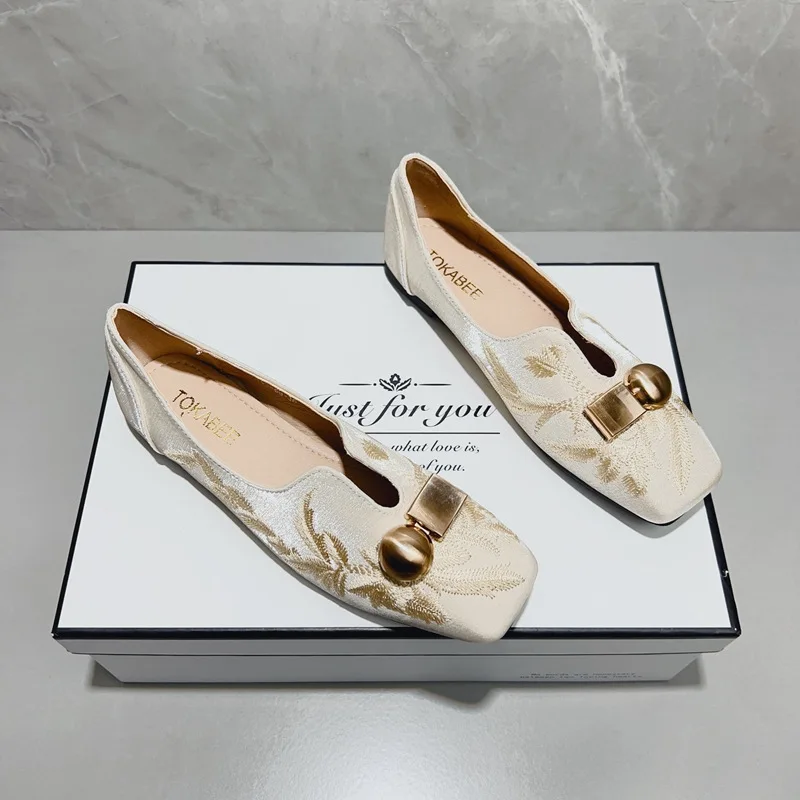 

Women Embroidered Flat Shoes 2025 Spring and Summer Square Toe Single Shoes Women's Slip-on Lightweight Casual Walking Shoes