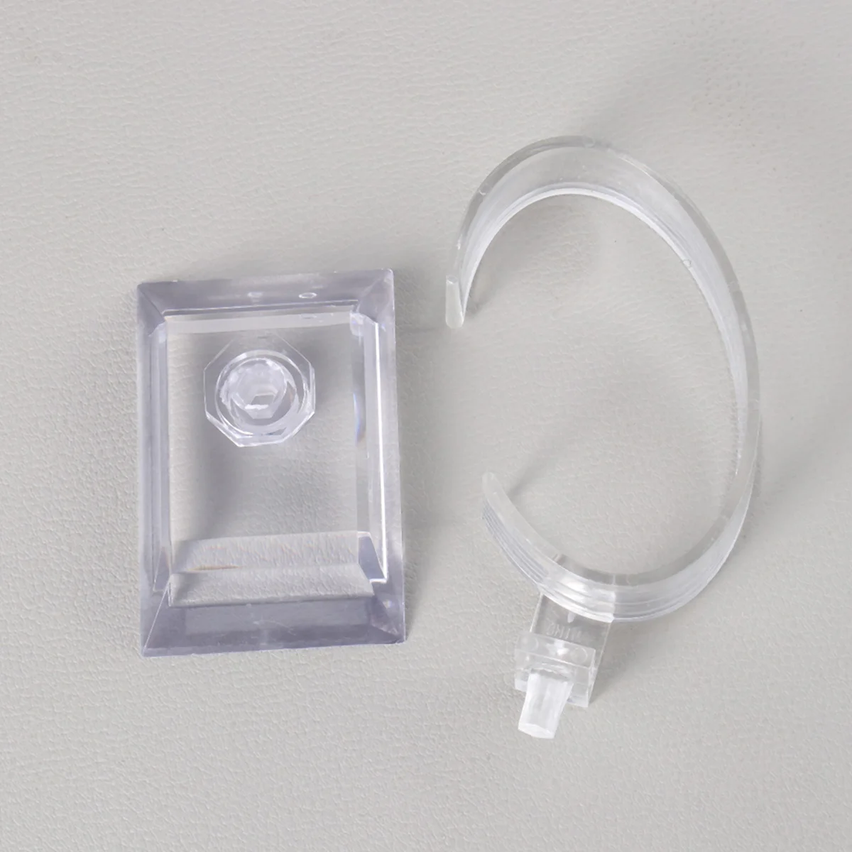 

Transparent Acrylic Watch Display Stand Rack Holder Compact Jewelry Display for Watches Bracelets Watch Rack Holder