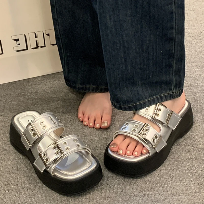 Women Summer Slippers Platform Buckle Design Outdoor Sandal Fashion Non-Slip Slippers Flip Flop Casual Outdoor Shoes For Female