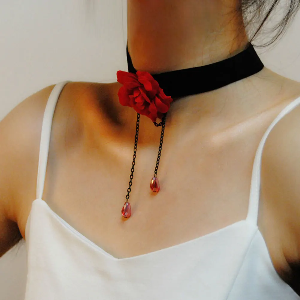 

2Pcs Red Rose Cloth Necklace Hand Touch Feeling Durable Gift for Friends and Family Ribbon Necklace Neck Decoration