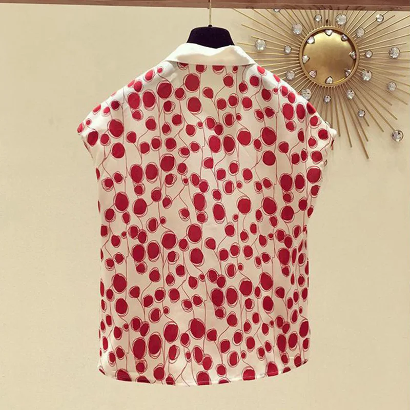 Polka Dot Printing Vintage Polo-Neck Single Breasted Sleeveless Women\'s Blouse Shirt Korean Fashion Female Clothing Tops 2024