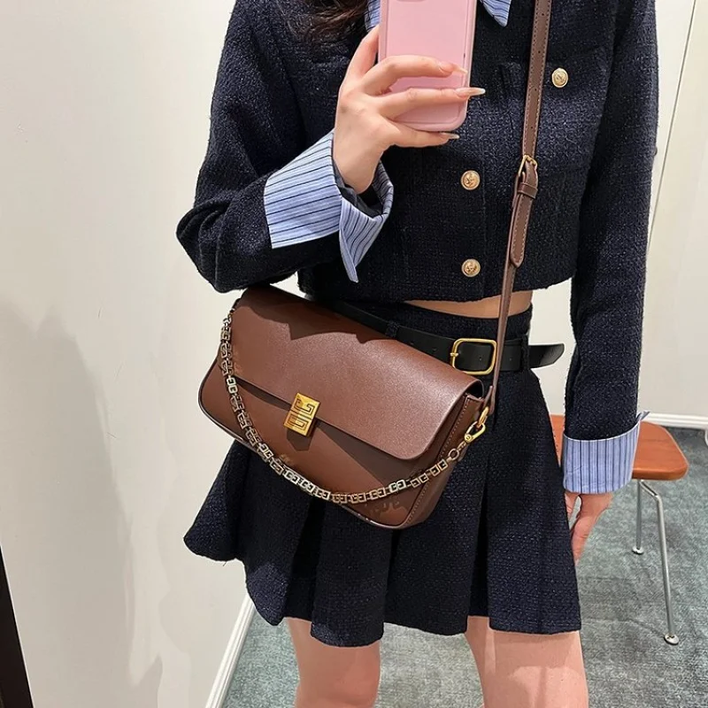 

Женская сумка через плечо из кожаного материала и повседневная простая винтажная и модная пригородная сумка ​