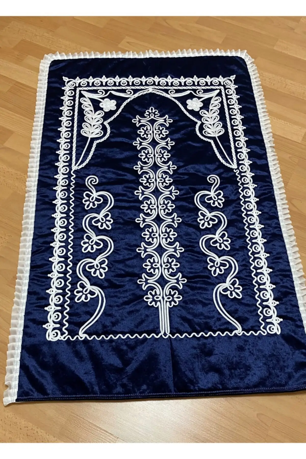 Dovi navy blue velvet dowry bridal set Seccadesi Meditation Rug