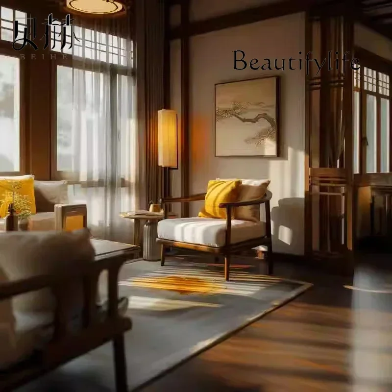 أريكة مفردة وابي سابي ويند ما بعد الحداثة مصممة من الخشب الصلب فيلا استقبال كرسي ترفيهي إيطالي