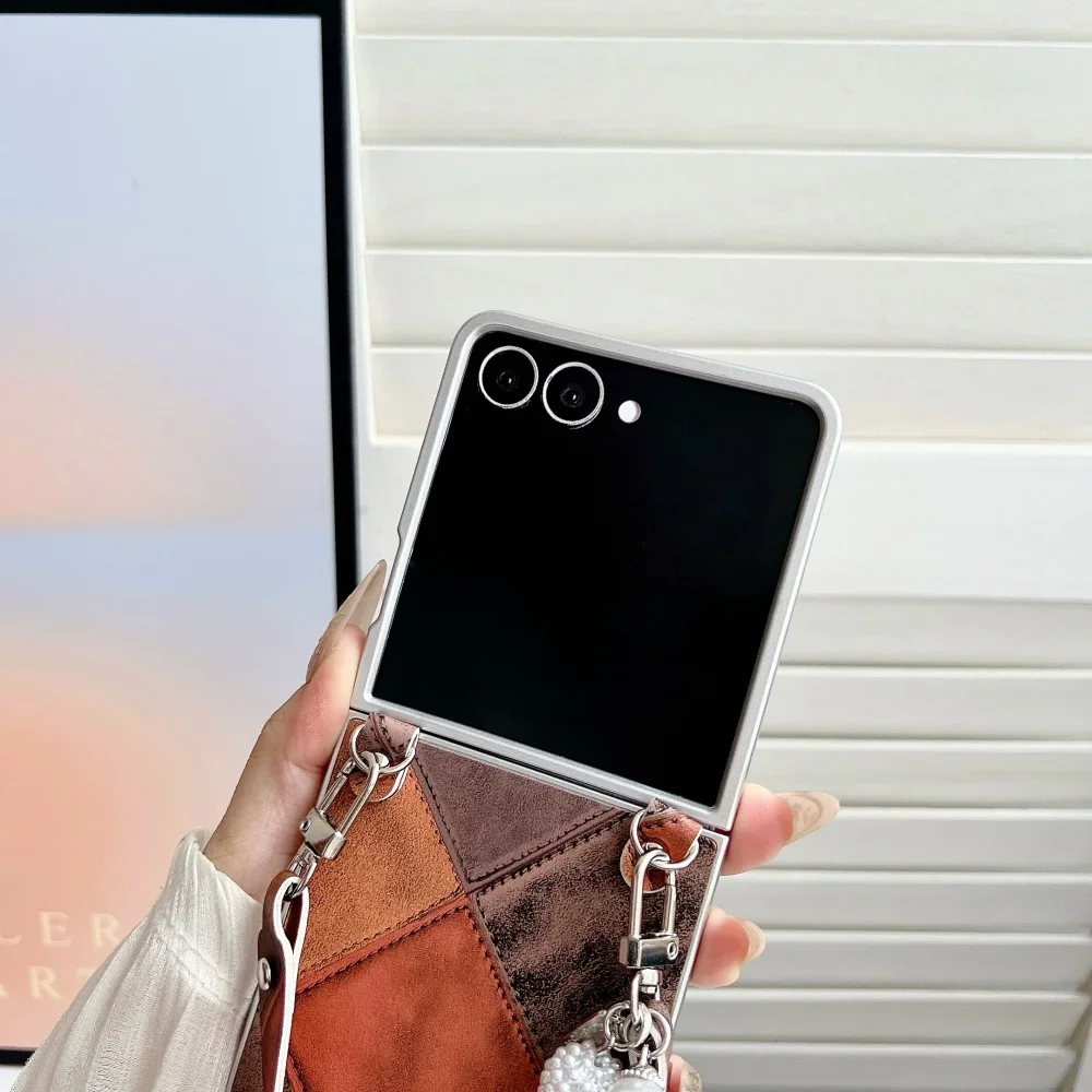 퓨전 비즈니스 슬레 블라 컬러 콜리전 손목 스트랩 끈 가죽 폰 케이스 삼성 갤럭시 Z 플립 7 6 5 4 3 보호 커버