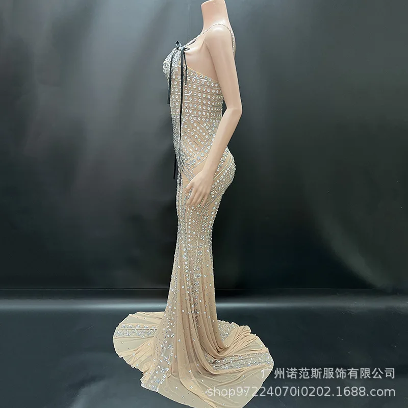 2026Niche lumière luxe nouvel an fête hôte haut de gamme robe de soirée adulte cérémonie anniversaire haut de gamme strass robe jupe