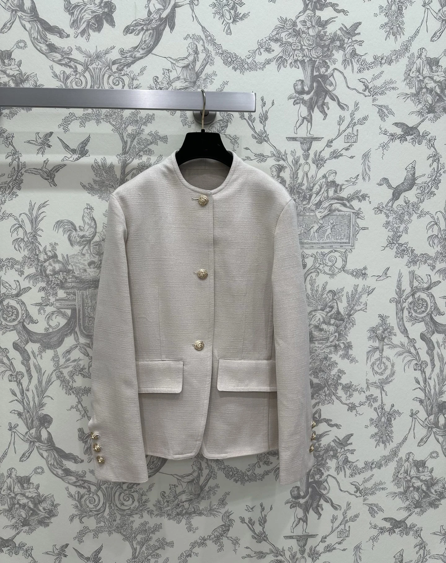 Women Light Beige Round Collar Tweed Jacket Camellia Gold Buttons Long Sleeve Pocket Slim Waist Elegant Short Blazer