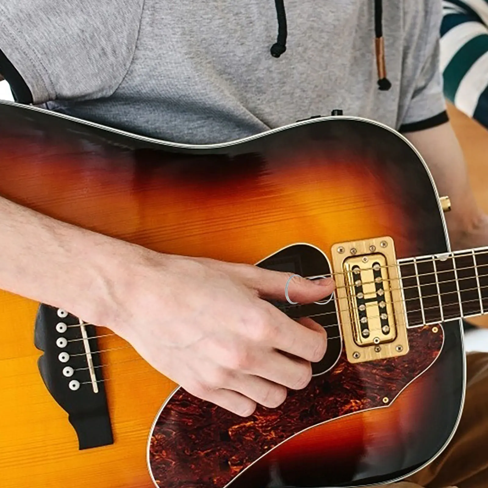 

4Pcs Metal Guitar Finger Picks Adjustable Thumb Picks for Acoustic Electric Guitar Durable Ergonomic Design Crisp Clear Sound