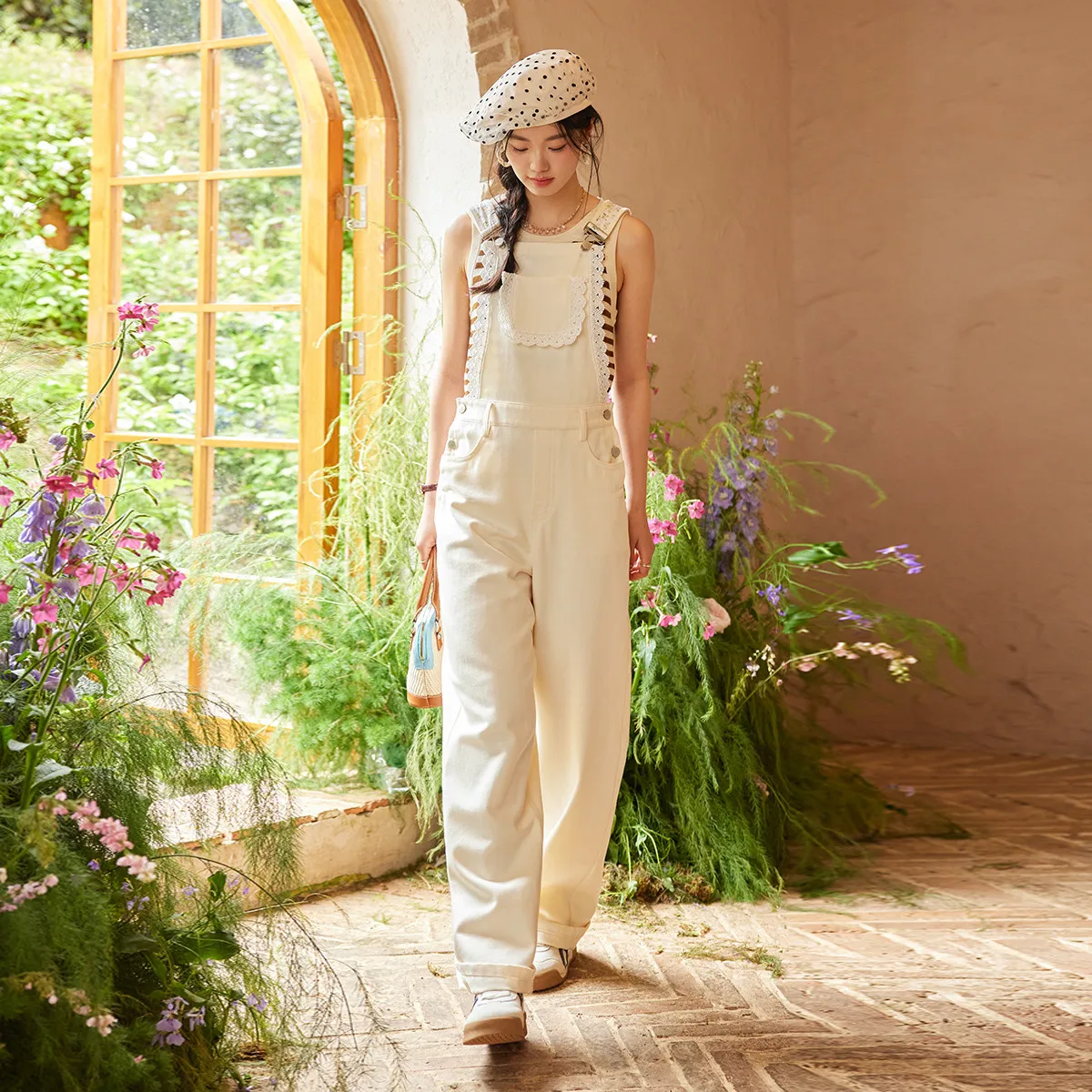 

Spring and summer trendy girl style - lace and ruffle straight denim one-piece pants with back straps