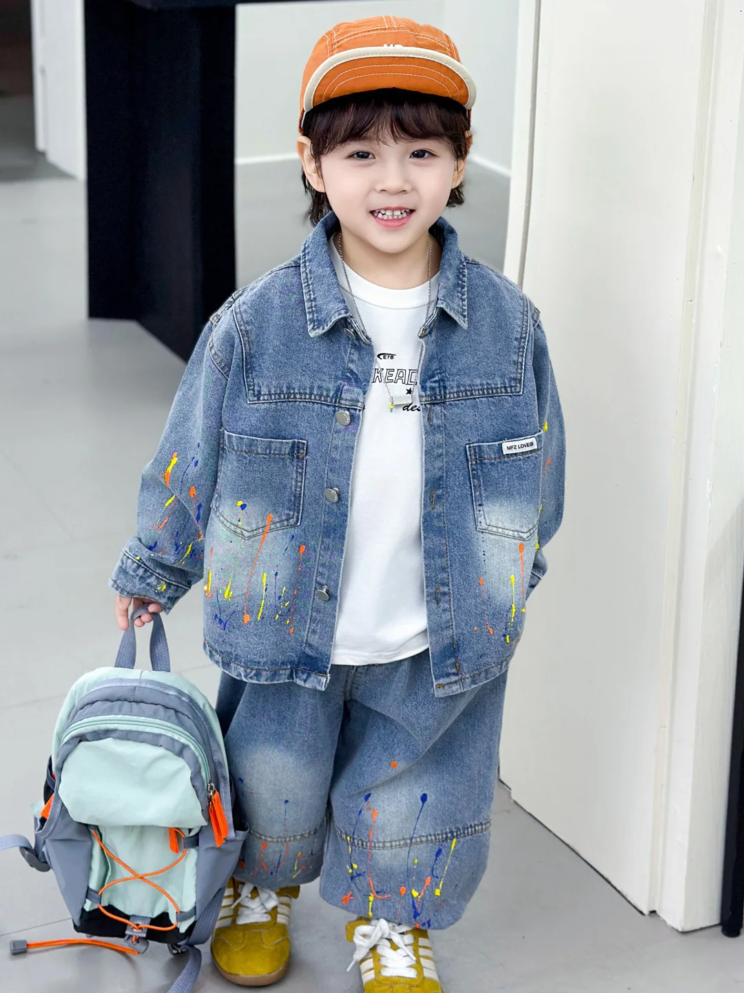 

Крутой джинсовый комплект для мальчиков: модный хлопковый костюм-двойка (куртка с длинным рукавом и брюки) для детей, весна-осень, повседневная спортивная одежда