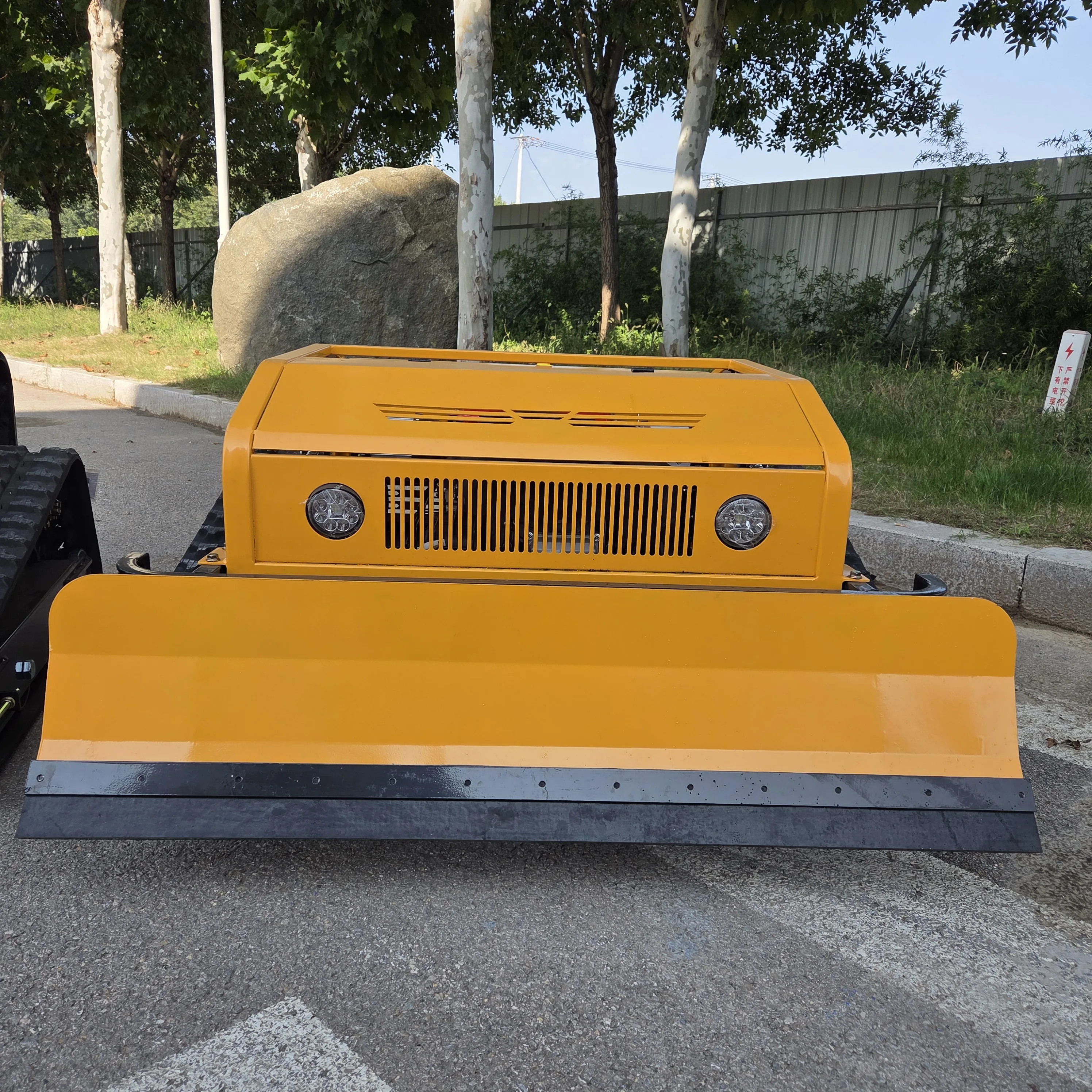 جزازة العشب الأوتوماتيكية 800 مللي متر مع جهاز تحكم عن بعد كفاءة عالية لحدائق المنحدر سهلة الاستخدام المنزلي 220 فولت Uphill Downhill قادرة #5