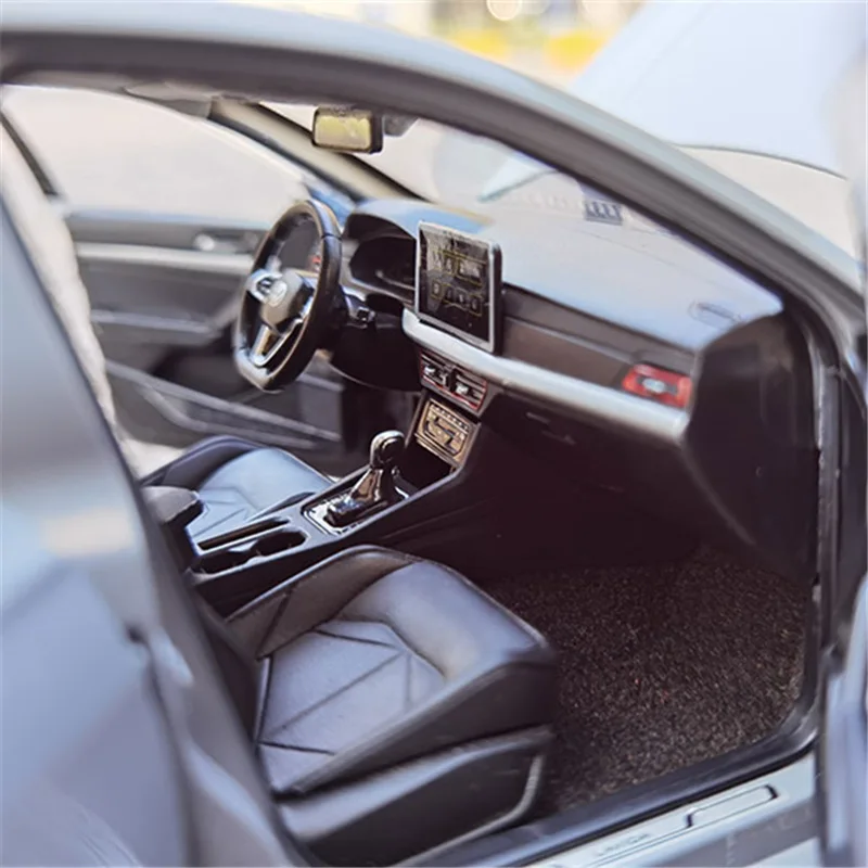 جديد 1:18 2023 VW Lavida Plus سبيكة سيارة نموذج دييكاست المركبات المعدنية نموذج سيارة محاكاة جمع ألعاب أطفال هدية الديكور