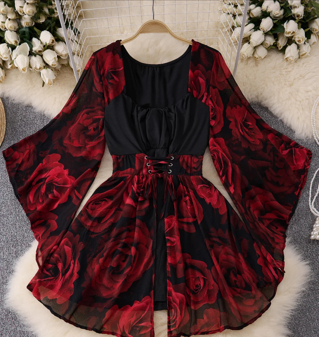 

Топ большого размера с нестандартными рукавами-крылышками и принтом роз, в европейском и американском стиле, популярная женская одежда для весны и осени.