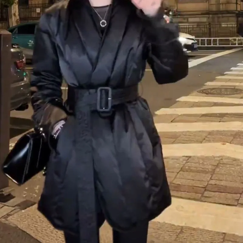 الراقية بيرليسسينت الساتان القطن دعوى المرأة السوداء الخامس الرقبة الدانتيل متابعة الخصر لتبدو ضئيلة ونبيلة مزاجه التنقل السترات