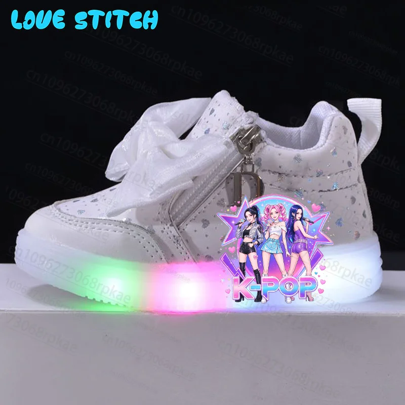 Idol Style Graphic Print Children Flashing Light Sole Sneakers Girls White Heart Print Board Shoes Birthday Gift for Little Girl