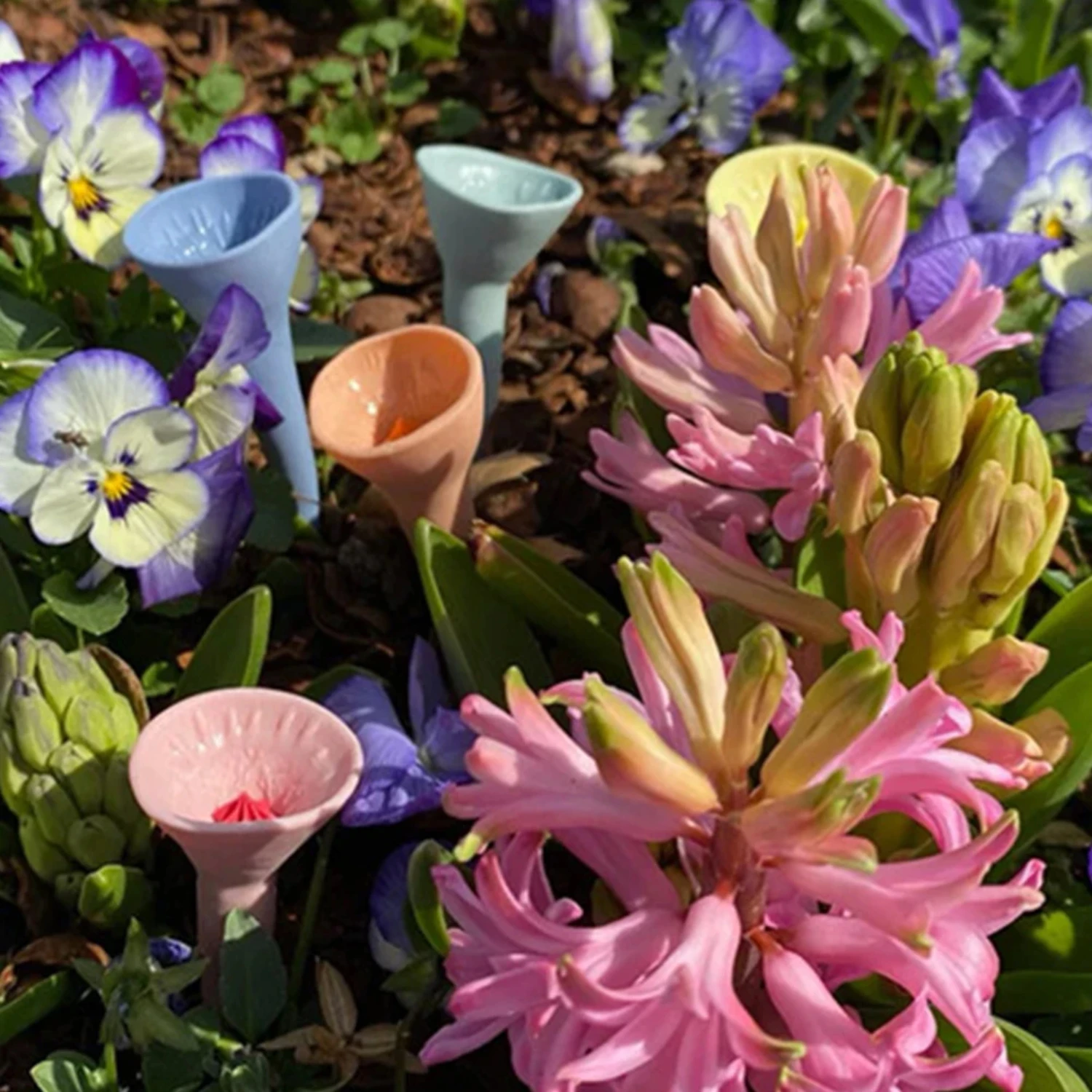 Cute Flower Shape 5Pcs Bee Drinking Cup - Bee Drinker and Water Feeder for Garden Nursery. Resin Beekeeping Supplies and Cup Hol