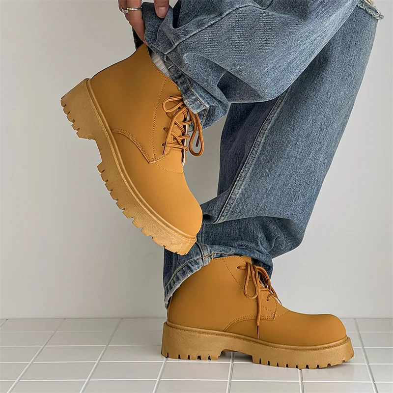 

New Fashion Men's Boots for Spring and Autumn 2026: Niche High-top Large-head Leather Shoes, Mid-top Thick-soled Men's Boots