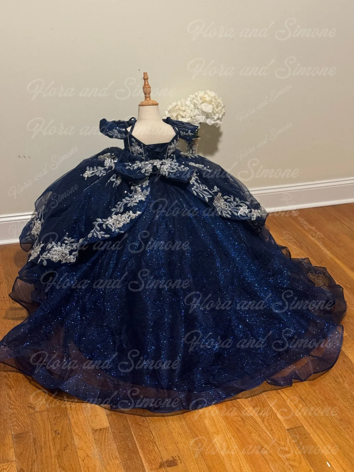 Vestido de niña de las flores de princesa brillante azul oscuro con diamantes personalizado para ceremonias de boda, recuerdos formales, fiestas de desfile
