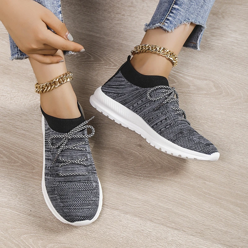 2023 Summer New Women's Shoe Sports Casual Mesh Breathable Shoes Lightweight and Versatile Knitted Running Shoes sneakers women