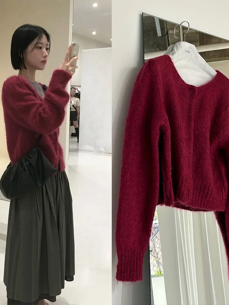   Miękki kardigan damski z dzianiny z wełny merino, luźny krój, długi rękaw, okrągły dekolt, długość do kolan.