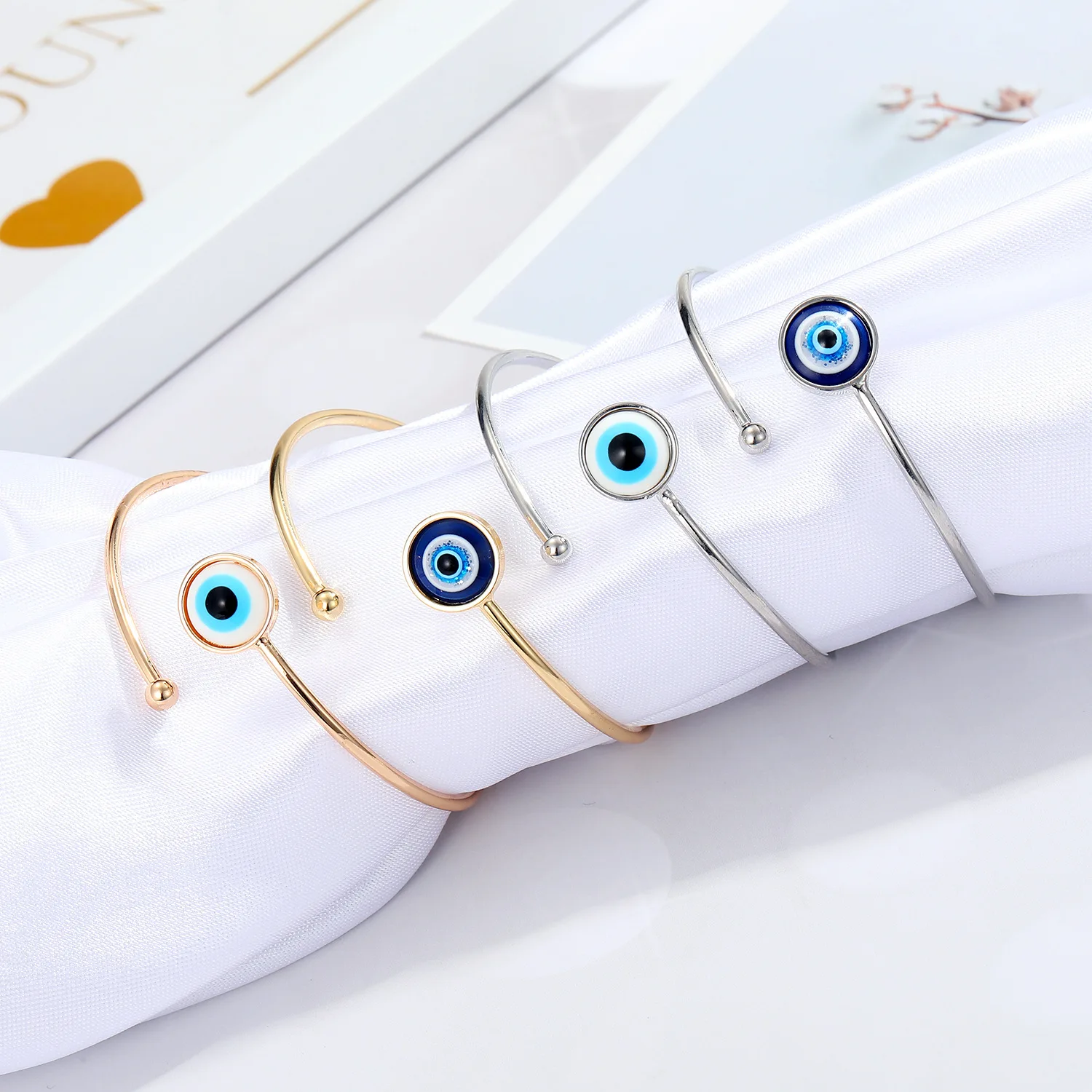 Lucky Turkish Blue Evil Eye Bracelet Bangles for Women Men Simple Round Bead Bracelet Wishing Bracelet Ladies Charm Jewelry Gift