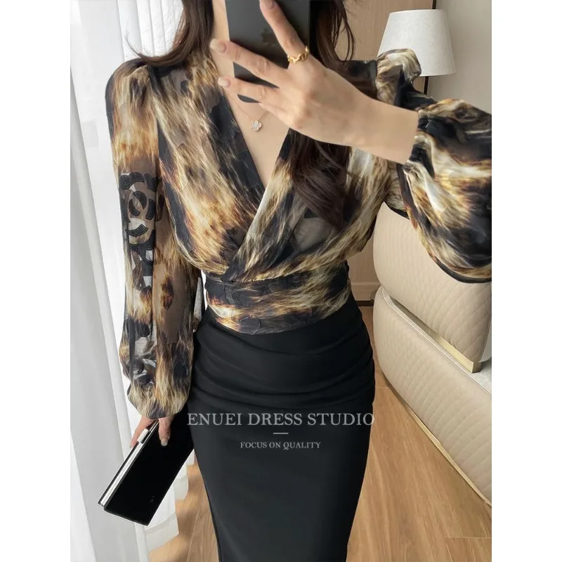 

Elegant Smudged Brown Chiffon Shirt for Women in Autumn New Light Luxury Temperament Royal Style V-neck Strappy Waist Top