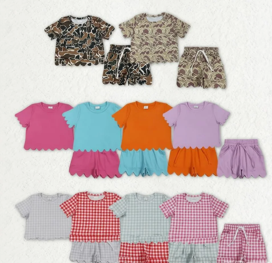 

Оптовые комплекты для девочек: рубашки с коротким рукавом в клетку и камуфляж, шорты с карманами, детская одежда с цветочным принтом, летние наряды для малышей